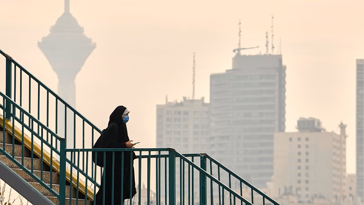 Vízhiány, áramszünet és légszennyezés: Hogyan táplálták a környezeti károk Irán tiltakozásait
