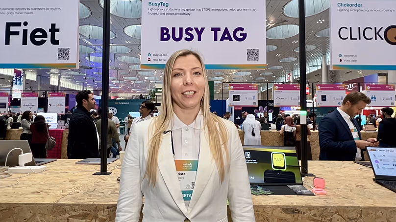 Krista Ambaine bemutatja a Busy Tag-et a csúcson.