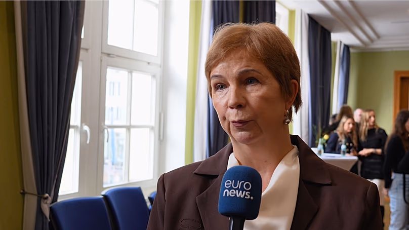 Iryna Dovhan hét nő portréján kalauzol el bennünket, akik leírják erőszakos élményeiket.