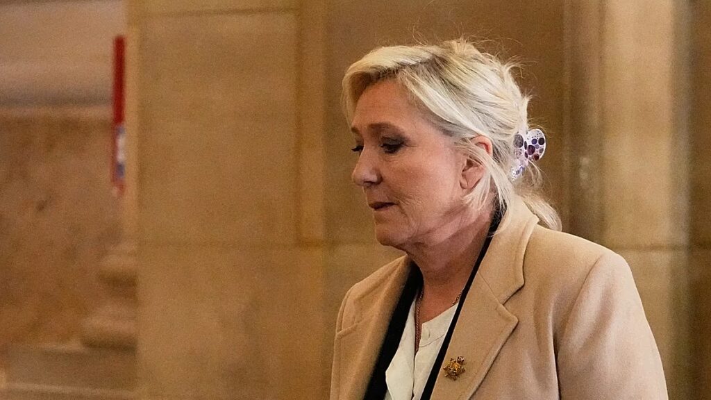 A párizsi bíróság július 7-re tűzte ki az ítéletet Marine Le Pen szélsőjobboldali vezető uniós támogatási fellebbezési ügyében