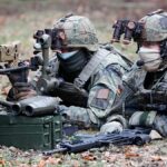 A videón nem látható felfegyverzett katonaszolgálatos férfiak Németországban