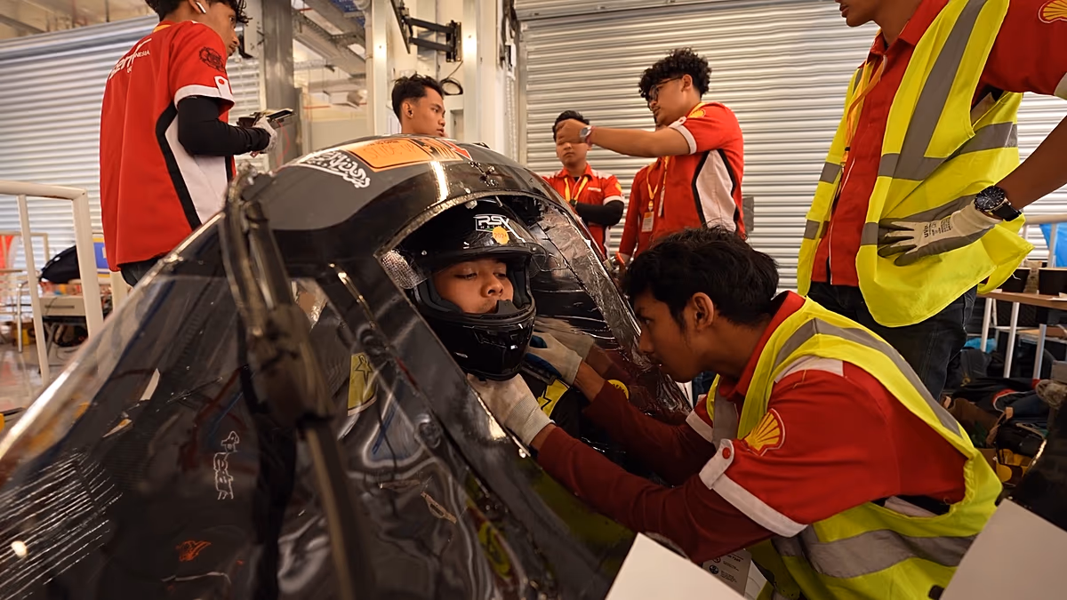 Az üzemanyag-hatékonyságért folyó verseny a katari F1-es pályákra viszi a diákokat