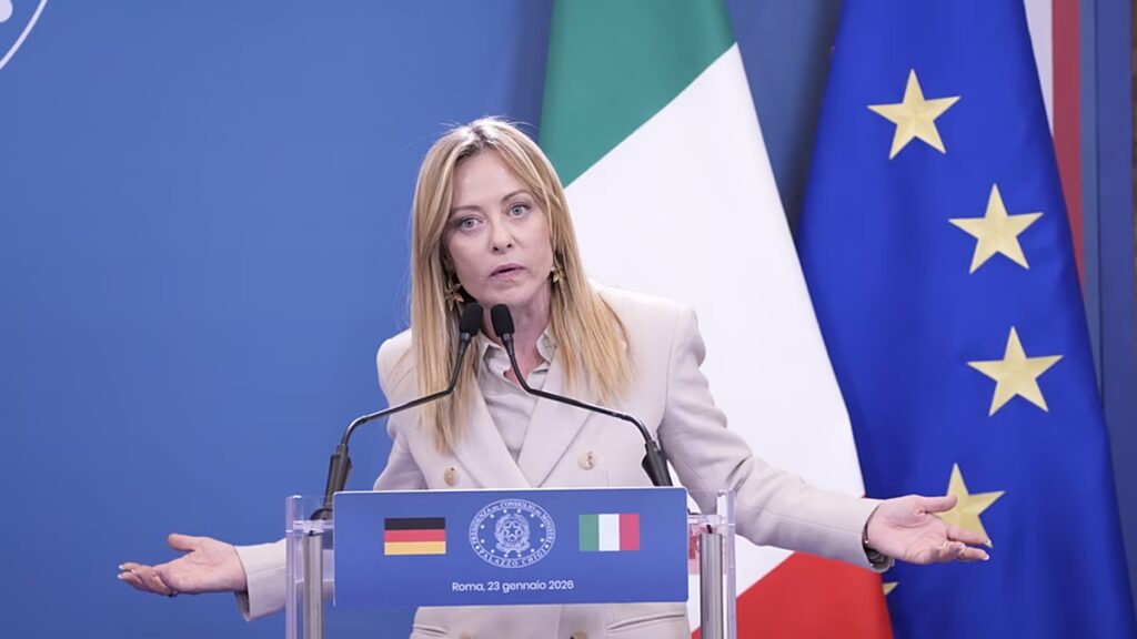 Olaszország gyorsított biztonsági rendeletet hozott, miután a torinói erőszakos összecsapásokban 100 rendőr megsebesült