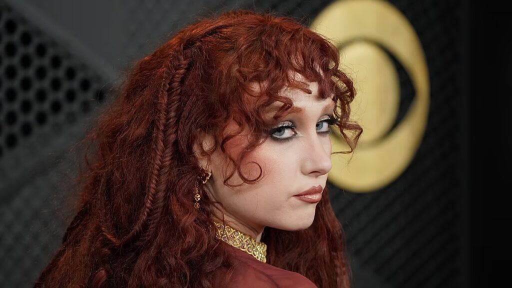 „Nem vagyok hajlandó passzívan mellényúlni”: Chappell Roan kilép a tehetségügynökségtől Epstein-dokumentumok miatt