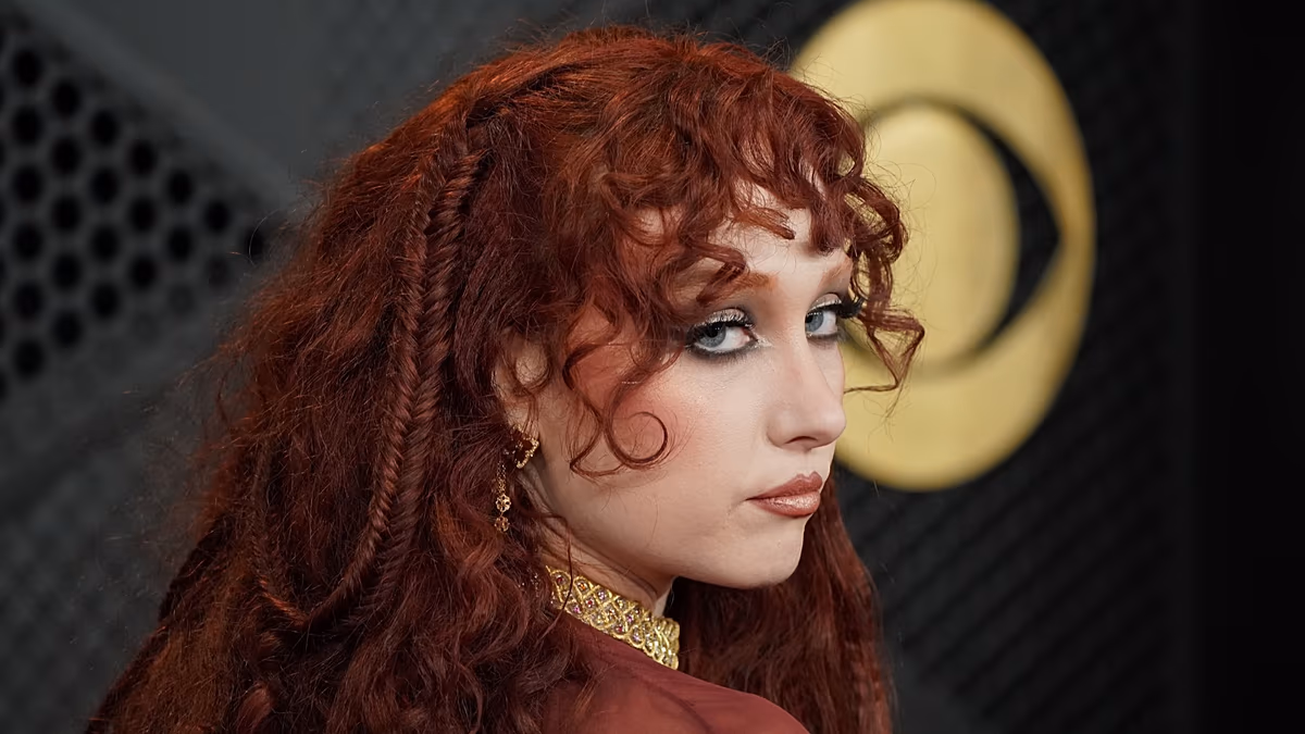 „Nem vagyok hajlandó passzívan mellényúlni”: Chappell Roan kilép a tehetségügynökségtől Epstein-dokumentumok miatt