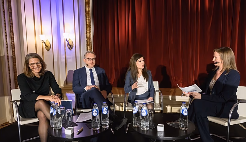 Steven Blockmans, Eva Rytter Sunesen és Asees Ahuja bemutatja a jelentés eredményeit