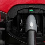 A magas gázárak növelik az elektromos járművek iránti keresletet, mivel a sofőrök pénzt takarítanak meg