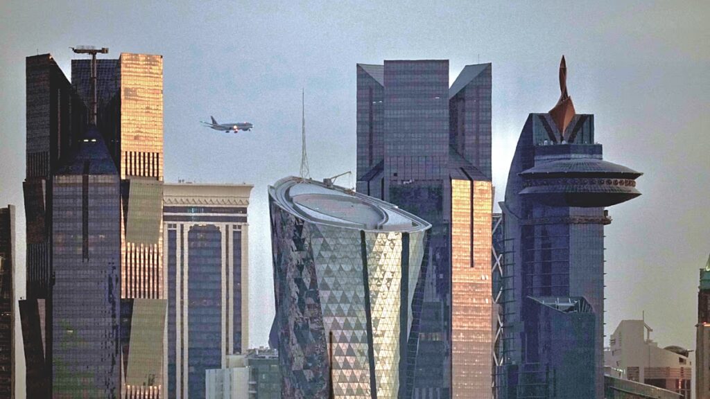 A globális bankok szigorítják a biztonságot az Öböl-menti csomópontokban az új iráni fenyegetés miatt