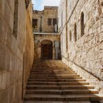 Az izraeli rendőrség megakadályozza, hogy Jeruzsálem latin pátriárkája virágvasárnapi misét celebráljon