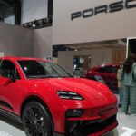 A Porsche AG 4,7 milliárd eurós leírása 98%-kal meghaladta a nyereséget az elektromos járművektől való elmozdulás közben