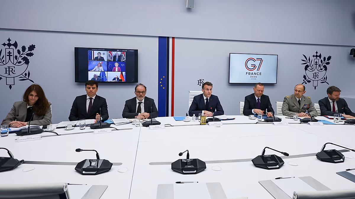 A francia Macron ellenezte az Oroszország elleni szankciók feloldását