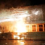 A rendőrség könnygázt vetett be, miközben az albán ellenzéki tiltakozás erőszakossá vált