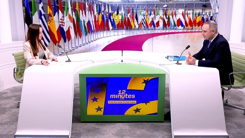 A román pénzügyminiszter támogatja az eurókötvényeket és a „Made in Europe”-t a versenyképesség ösztönzésében