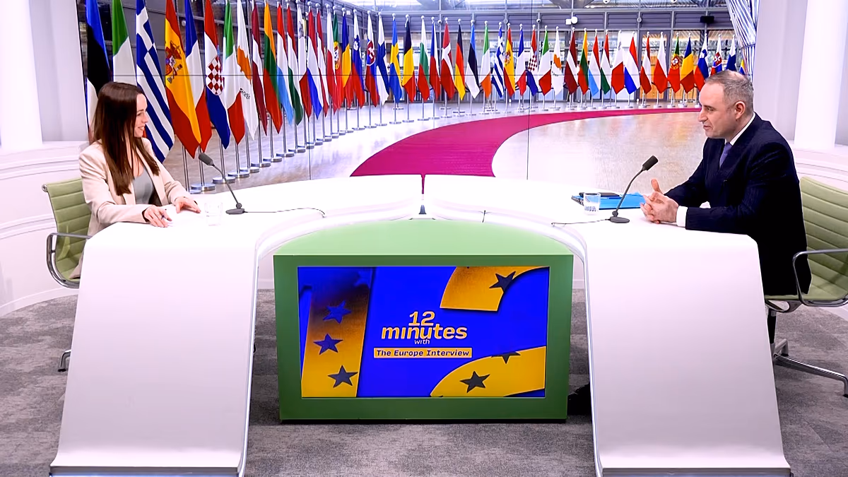 A román pénzügyminiszter támogatja az eurókötvényeket és a „Made in Europe”-t a versenyképesség ösztönzésében