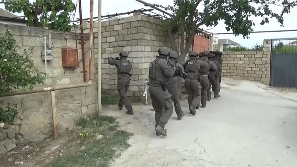 Azerbajdzsán felvételeket tett közzé, miután meghiúsította az Iránnal kapcsolatos cselekményt, amely a csővezetéket és a zsidó helyszíneket célozta meg