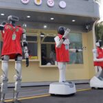 Bepillantás a jövő városaiba? Kína megnyitja az első robotok által működtetett önkéntes állomást a nyilvános parkban