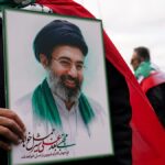 Jámborság itthon, tulajdon külföldön: Mit tudunk Khamenei Mojtaba vagyonáról?