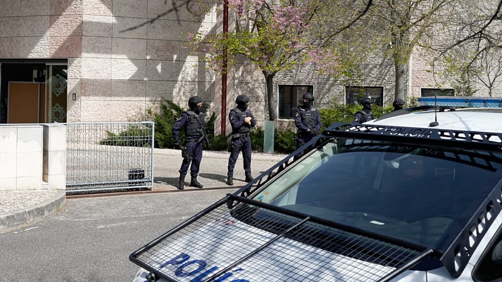 Kilenc portugál rendőrt vettek őrizetbe a visszaélésekkel kapcsolatos nyomozás miatt