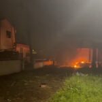 Legalább 40-en megsérültek, miután iráni rakéta csapást mért egy nukleáris létesítménynek otthont adó izraeli városba