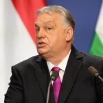 Orbán terrorriadót hirdet, és a választási eredményeket nézi, mivel az iráni háború megzavarja az energiapiacokat