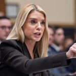 Trump menesztette Pam Bondi főügyészt, és a helyére egy volt személyes ügyvéd lépett