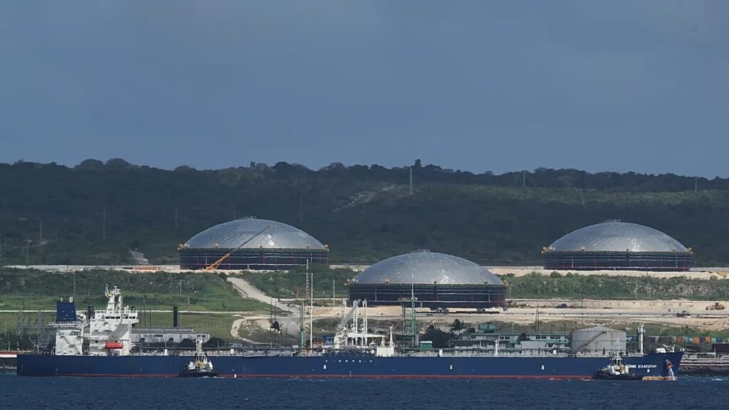 Moszkva szerint Oroszország a második olajszállító tankert küld Kubába, mivel az energiaválság folytatódik