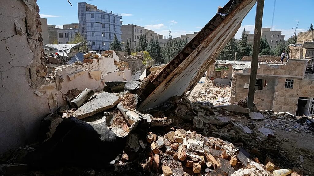 Az Egyesült Államok mentőakciót indított, miután az állami tévé szerint amerikai vadászgép lezuhant Iránban