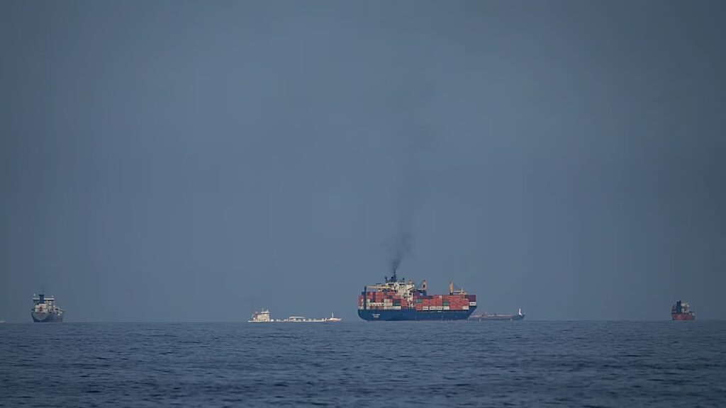 Oroszország és Kína megvétózza a Hormuzi-szoros újbóli megnyitását célzó ENSZ-határozatot, mivel az Egyesült Államok határideje közeleg a megállapodásra