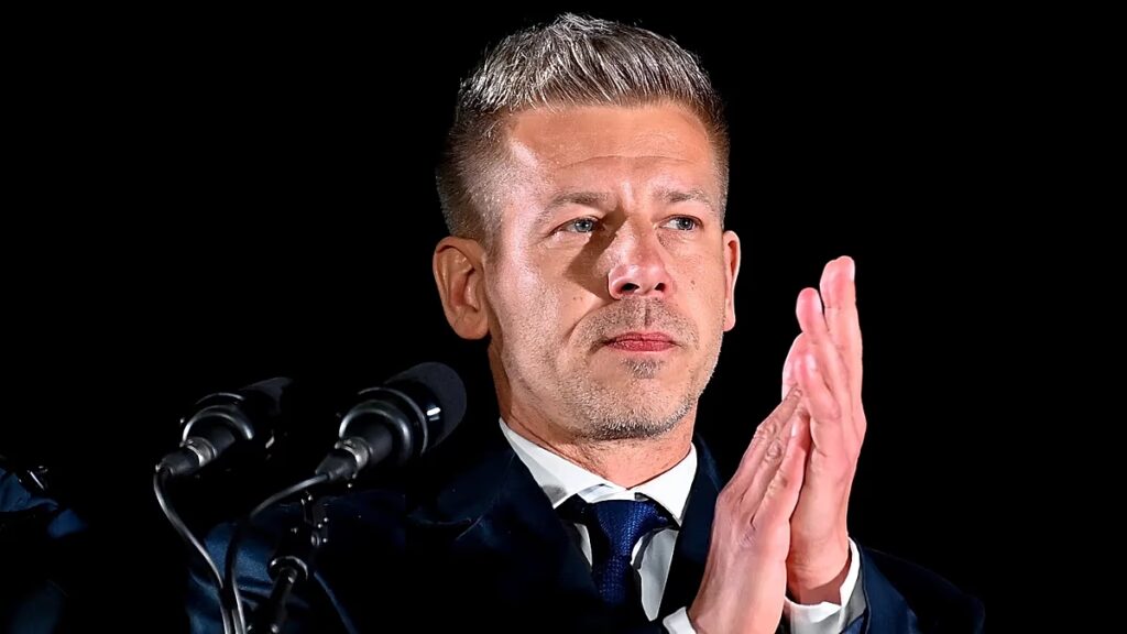 Magyar Péter hivatalba lépő miniszterelnök „Orbán bábjainak” távozását követeli