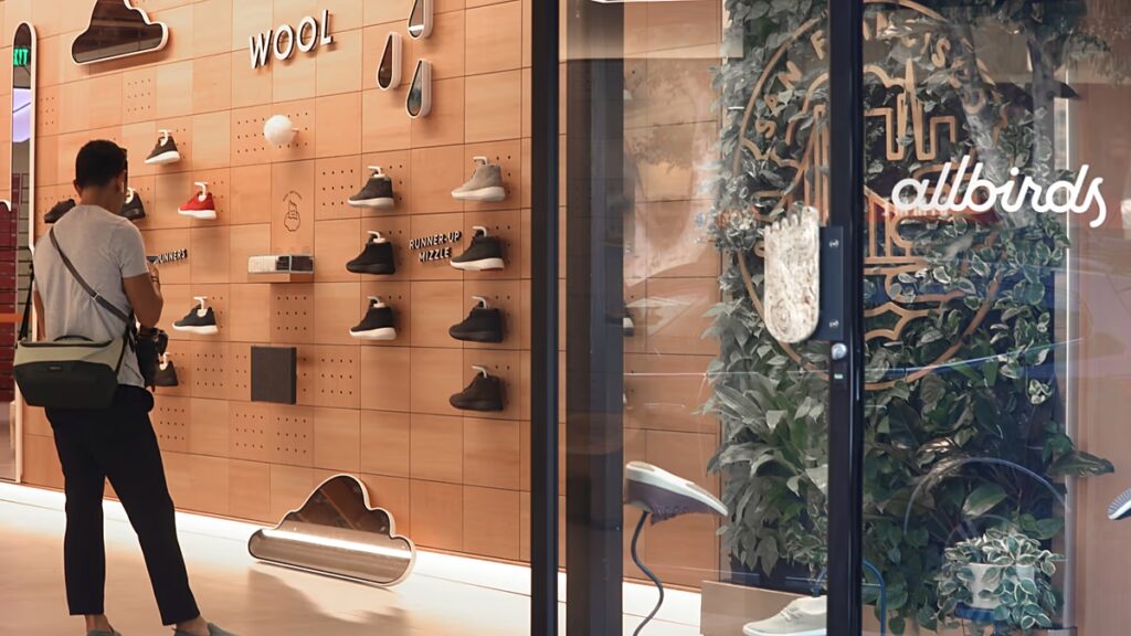 Az Allbirds részvényei több mint 550%-kal drágultak, mivel a cipőgyártó cég cipőket cserél mesterséges intelligencia üzletágra