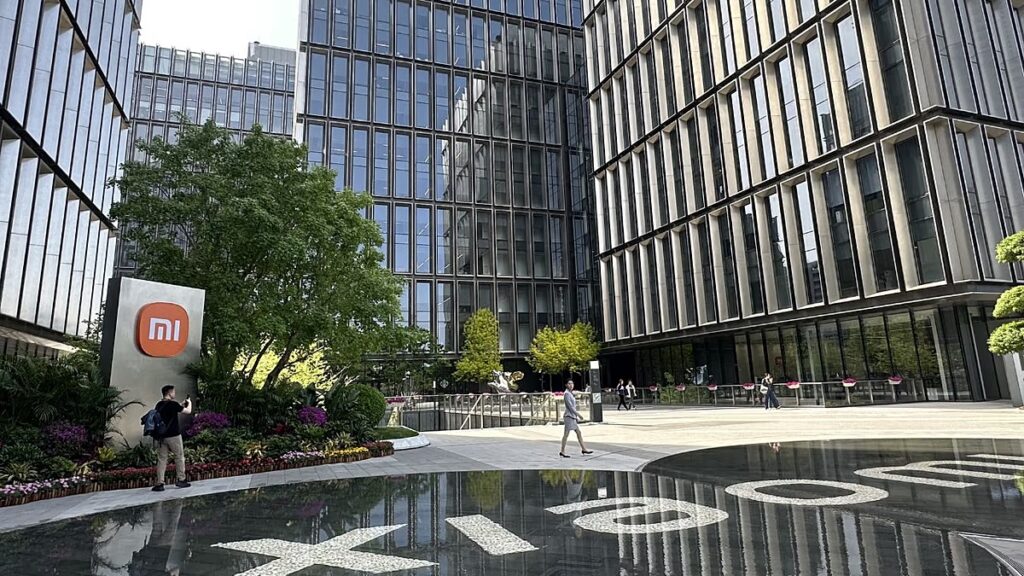 A Xiaomi pekingi gyárában: Az okostelefon mögötti gép 6 másodpercenként készült