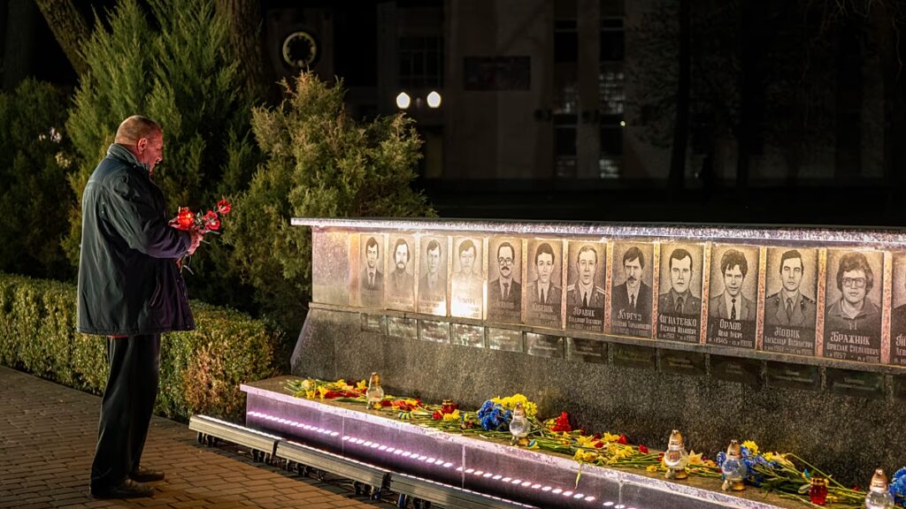 A csernobili katasztrófa 40. évfordulóján Zelenszkij „nukleáris terrorizmus” elkövetésével vádolja Oroszországot