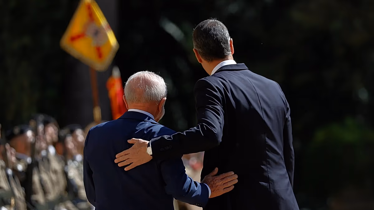 "Megértem, ha nemet mond a háborúra" - mondta Lula brazil spanyol miniszterelnöknek, Pedro Sáncheznek.