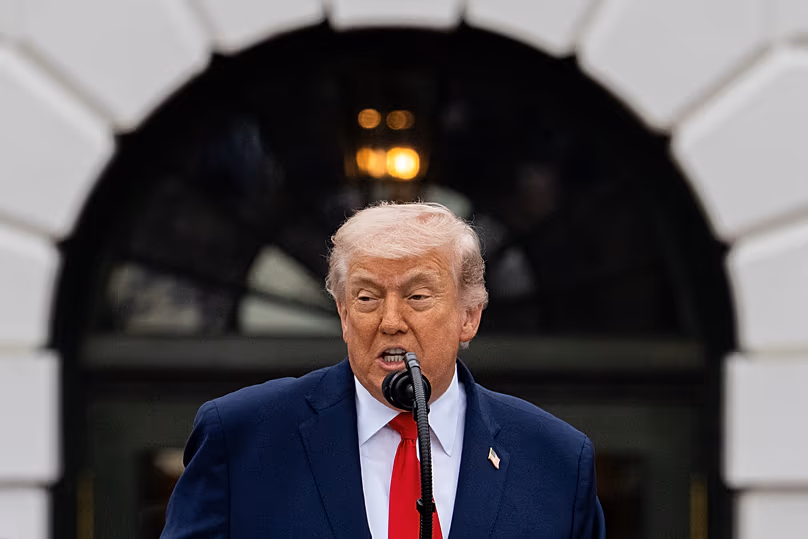 Donald Trump amerikai elnök beszédet mond III. Károly brit király államlátogatásának ünnepségén a Fehér Házban, 2026. április 28-án.