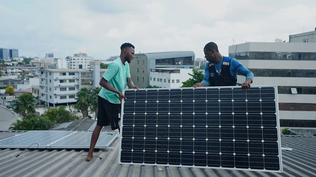 A napenergia költségeinek zuhanásával a fosszilis tüzelőanyagok gyorsan drágábbakká válnak