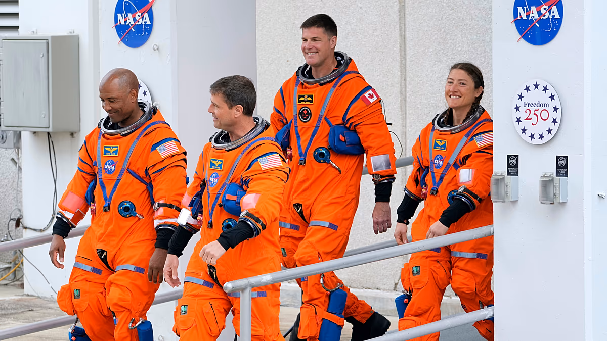 Az Artemis II űrszemélyzete történelmi holdrepülésre készül