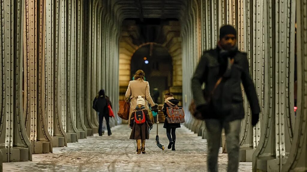 Párizs új polgármestere 20 millió eurós akciótervvel ígéri, hogy véget vet minden szexuális erőszaknak az iskolákban