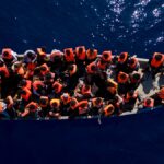 Több mint 70 ember meghalt, miután migránshajó felborult a Földközi-tenger középső részén