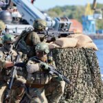 Új német hadkötelezettségi törvény: a jogosult férfiaknak mostantól jóváhagyásra lehet szükségük a külföldi utazásokhoz