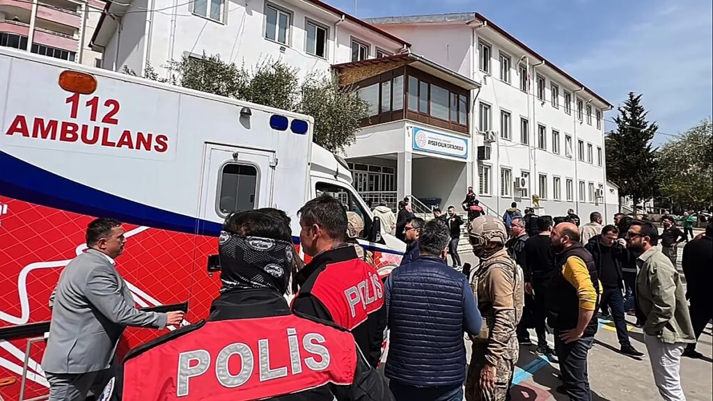 Kilenc meghalt és 13 megsebesült a héten a második törökországi iskolai lövöldözésben – közölte a kormányzó