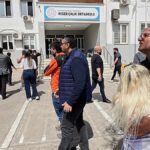 A törökországi iskolai lövöldözés utáni pánikjelenetek legalább kilenc halálos áldozatot követeltek Egy 14 éves, öt fegyverrel felfegyverzett fiatal tüzet nyitott szerdán egy törökországi iskolában, legalább kilenc ember meghalt, 13 ember pedig megsebesült – közölte a belügyminiszter. 2026.04.15
