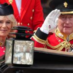 Ezrek gyűlnek össze Londonban, hogy megünnepeljék a Trooping the Color-t
