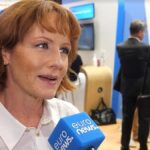 Julia White, az AWS marketing igazgatója szerint az egyetlen módja annak, hogy jóvá váljon az AI-ban, ha elbukunk.