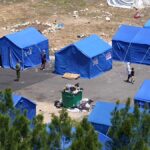 Libanon tengerparti sátortábort nyit Bejrútban, mivel az izraeli csapások 1 millió embert kiszorítottak Libanon nagy sátortábort nyitott a bejrúti tengerparton, hogy menedéket nyújtson az izraeli bombázások és a Hezbollahhoz kapcsolódó harcok miatt elhagyott civileknek, mivel mára több mint egymillió embert kényszerítettek ki otthonából. 2026.05.22