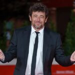 Patrick Bruel szabadon, de bírósági felügyelet alatt áll a szexuális erőszak miatti vádemelés után