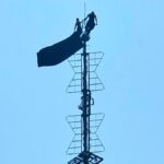 Kettőt letartóztattak, miután a „szeretet ereje” zászlót kiterítették az Empire State Building antennájára