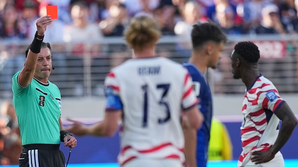 Az UEFA szerint a FIFA "átlépte a piros vonalat" a Balogun-meccsekre vonatkozó eltiltásának felfüggesztésében Trump felhívása után