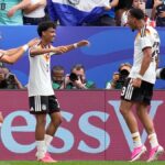 Németország 7-1-re túljutott Curaçaón és 2-2-re Hollandia-Japán döntetlen mellett, miközben folytatódnak a világbajnokság csoportkörei