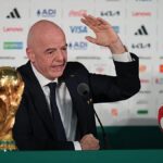 Infantino megvédi a vb-jegyek árait, és azt mondja, hogy a szurkolóknak "nyugodniuk kell" az Egyesült Államok belépési tilalmától
