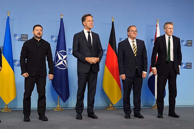 Volodimir Zelenszkij ukrán elnök, Mark Rutte NATO-főtitkár, Boris Pistorius német védelmi miniszter és Dan Jarvis brit védelmi miniszter.